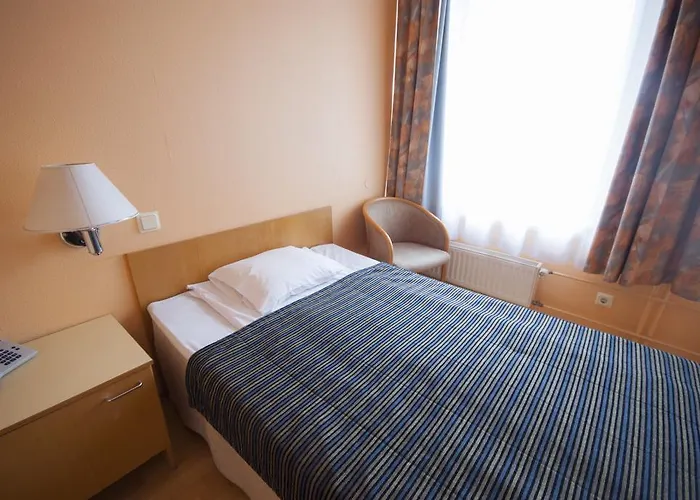 מלון Tatari 53 2*