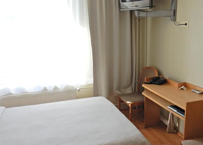 Tatari 53 מלון 2*