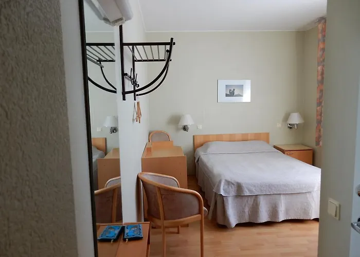 Tatari 53 מלון 2*