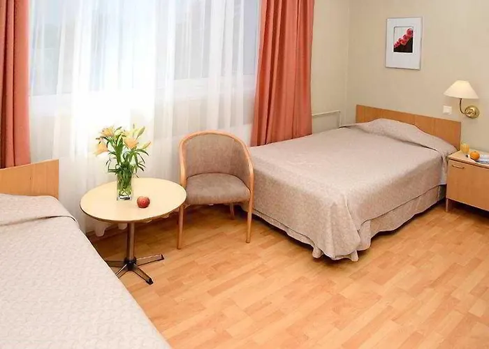 מלון Tatari 53 2*