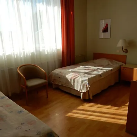 Tatari 53 Hotell 2*